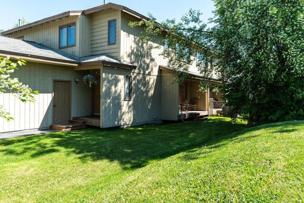 Moose Meadows- Near The Airport, Centrally Located Anchorage Exterior photo