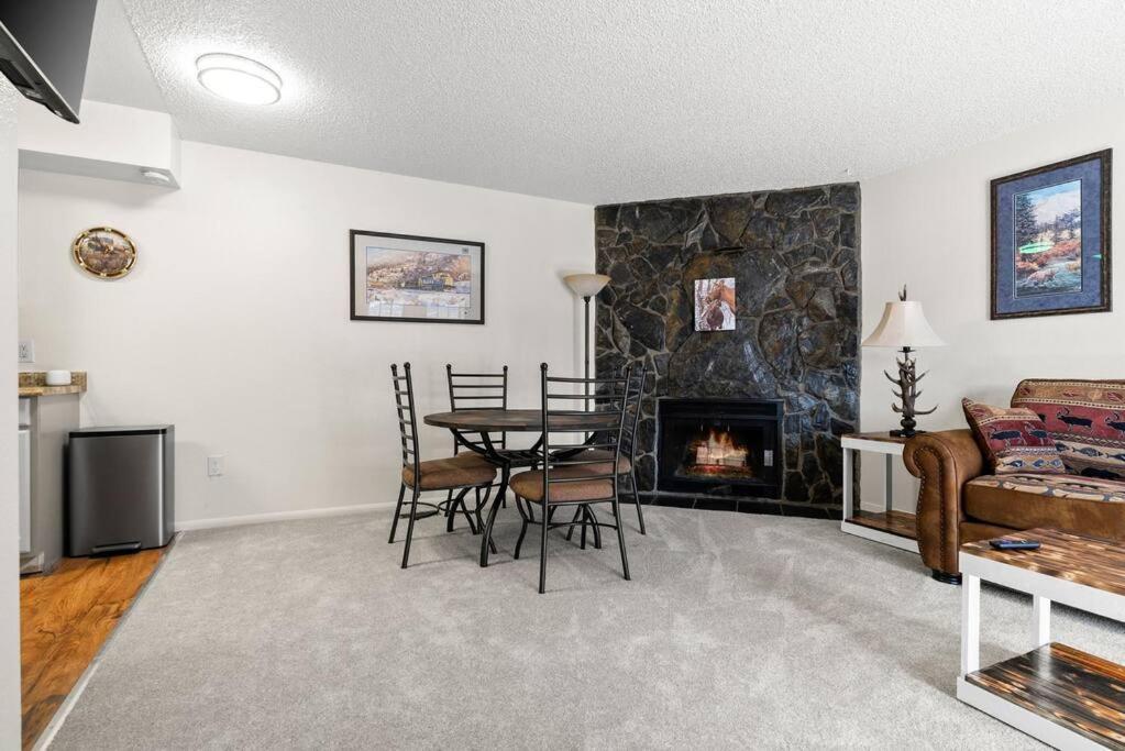 Moose Meadows- Near The Airport, Centrally Located Anchorage Exterior photo