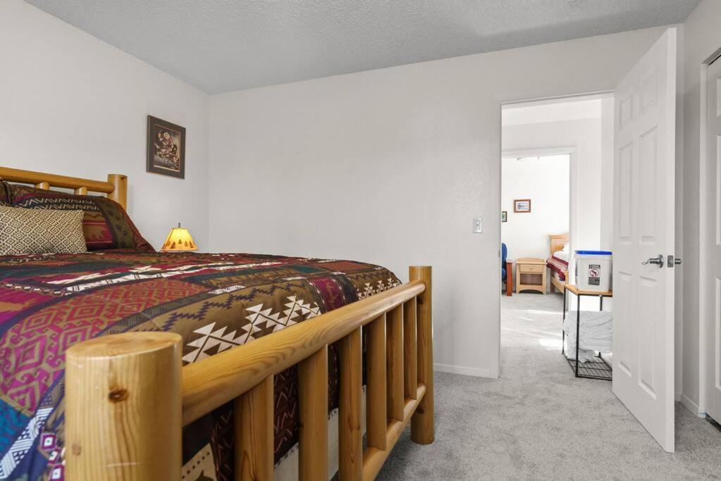 Moose Meadows- Near The Airport, Centrally Located Anchorage Exterior photo