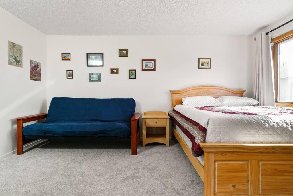 Moose Meadows- Near The Airport, Centrally Located Anchorage Exterior photo