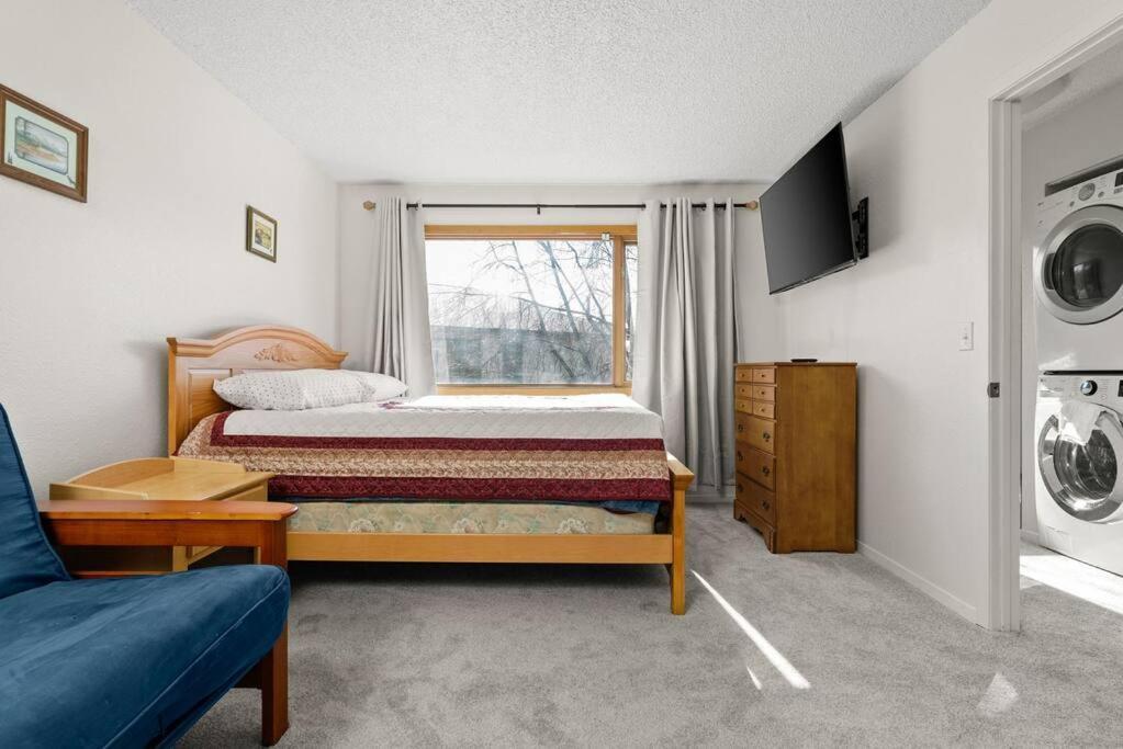Moose Meadows- Near The Airport, Centrally Located Anchorage Exterior photo