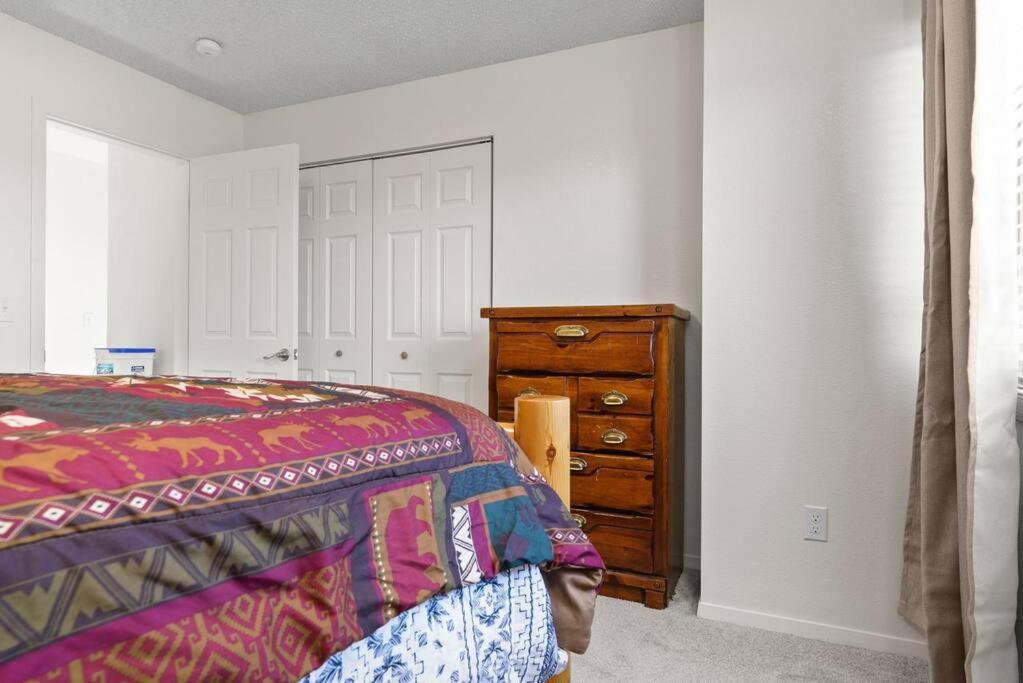 Moose Meadows- Near The Airport, Centrally Located Anchorage Exterior photo